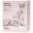 Lyserosa eske med Selected by ZOO Premium Cat Litter Multicat uparfymert 10 liter og to katter i rasterprint