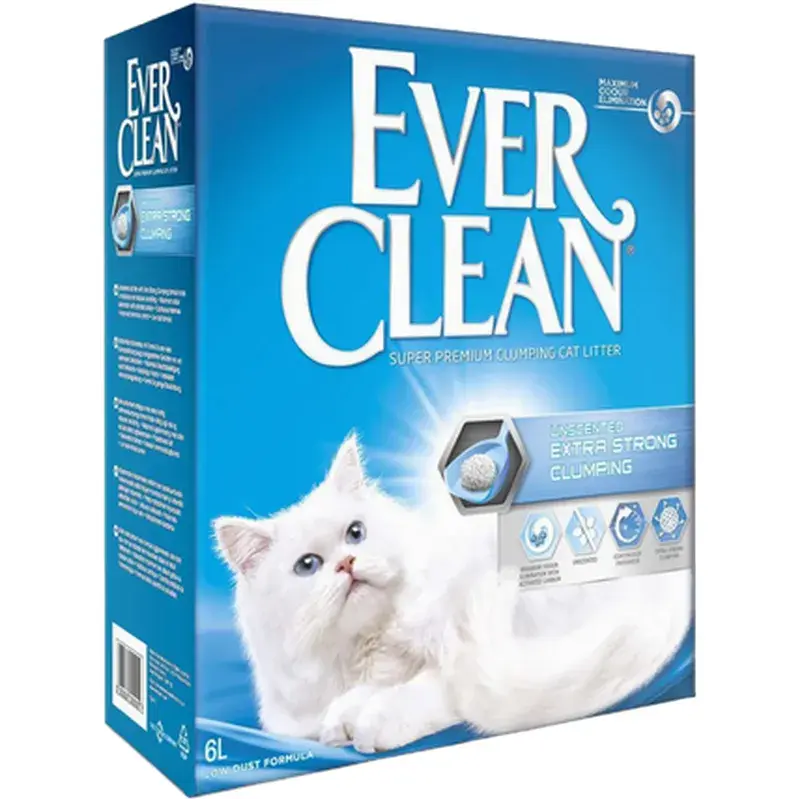 Blå eske med Ever Clean Extra Strong Clumping uparfymert kattesand og en hvit langhåret katt, bildet viser 6-litersesken